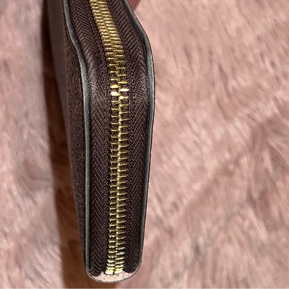 LOUIS VUITTON Clemence Wallet - Picture 9 of 14